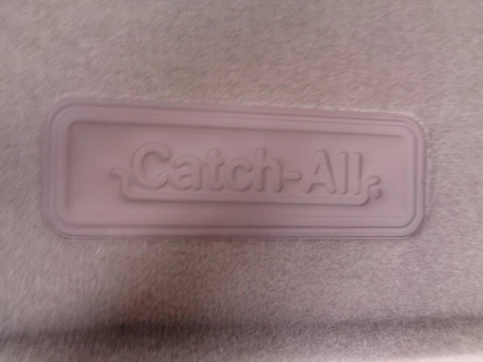 NEW LUND GREY SECOND ROW CATCH ALL FLOOR LINER FOR GMC YUKON 2007 & UP 629578 SR Foto 2 de 4