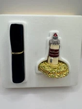 Estee Lauder Compact Rare Collectible ~ Disney ~ Holiday ~ Pleasure ~ Beautiful!