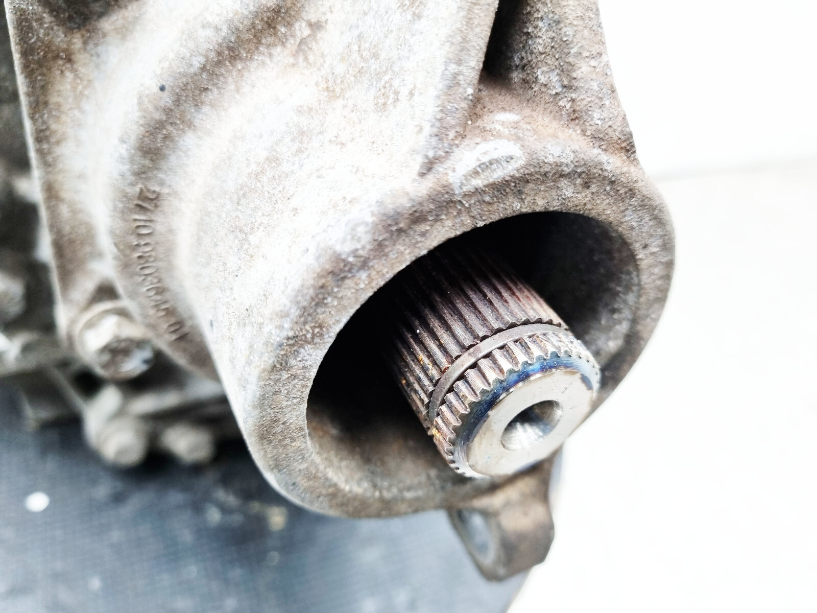 MINI COUNTRYMAN R60 Transfer Case Box Case Manual 9811708 2.0  