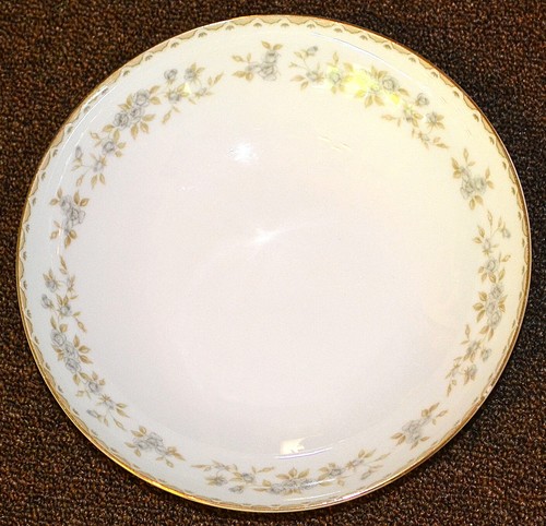 2 VINTAGE MIKASA FINE CHINA LUCERNE YAMATO 6159 GOLD RIM ROSES, VEGETABLE BOWLS - Picture 3 of 6