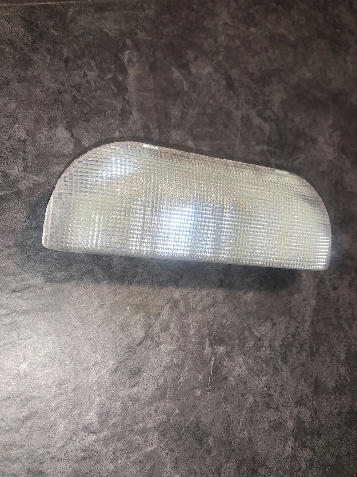 2008-2020 Dodge Grand Caravan задний подъемный борт интерьер грузовой свет лампа 4685282 - Изображение 3 из 4