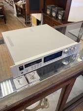 AKAI Professional S3000XL Digital Sampler 32-Voice 16-bit Rack Mount