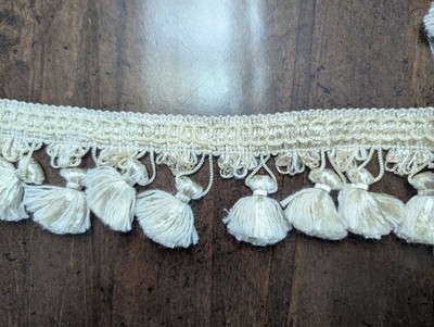 5Yds/2.25''W Polyester Blend ''IVORY CONSO Decorator's TRIM w/Flat Tassels'',  NEW