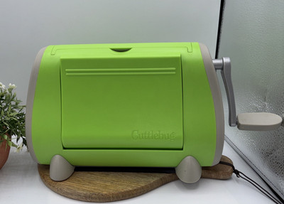 Cuttlebug Embossing Provo Craft Machine & Accessories Lime Green Pre-own