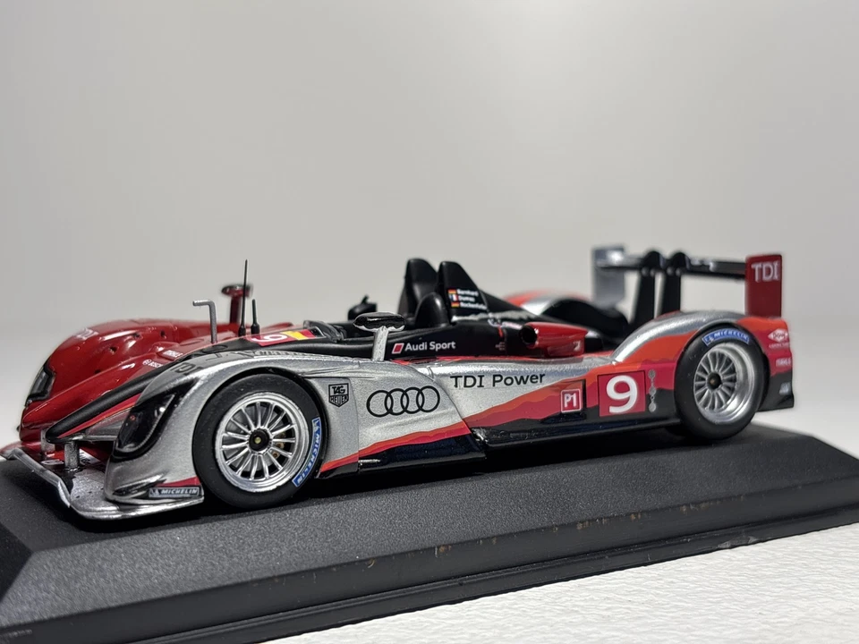 Audi R15 TDI #9 Winner Le Mans 2010 Winner 1/43 - Photo 2/4