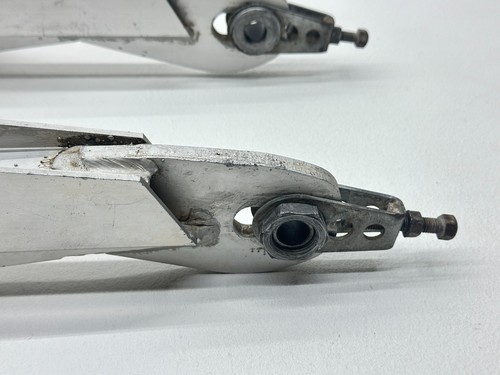 1980 Suzuki RM125 Swingarm Suspension OEM Rear Swing Arm 61100-40842 Dirt Bike - Picture 7 of 10