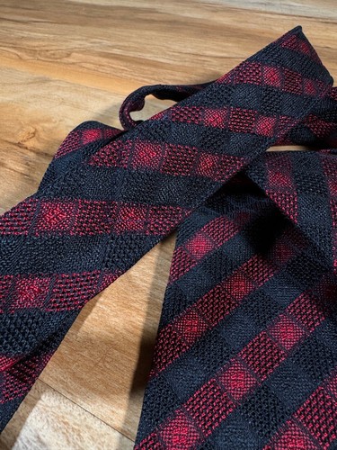 Sulka France Red Black Grenadine Fina Cube Mosaic Woven Silk Tie 57x3.75 - Picture 7 of 8