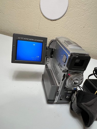 JVC Mini DV GR-DVM76U 200x Digital Zoom (FOR PARTS OR NOT WORKING) - Picture 4 of 7