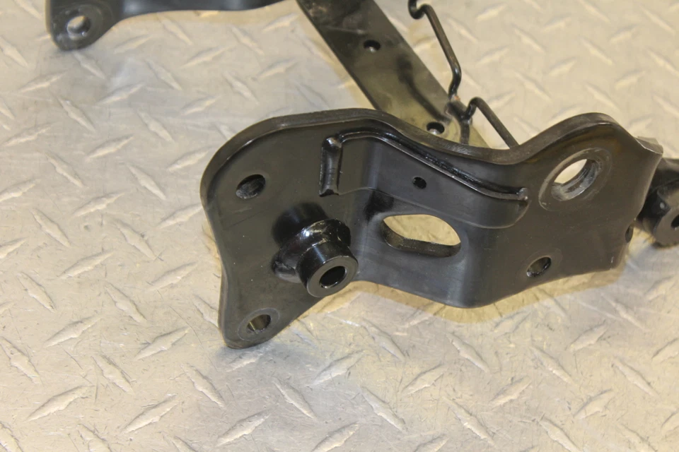 Honda Sabre 1300 VT1300CS 2010 soporte de motor montaje Foto 3 de 4