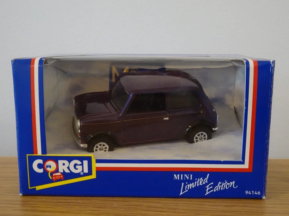 CORGI TOYS MINIAN ROVER MINI EQUINOX PURPLE CAR MODEL CODE 3 MN09 1:36 - Image 2 of 4
