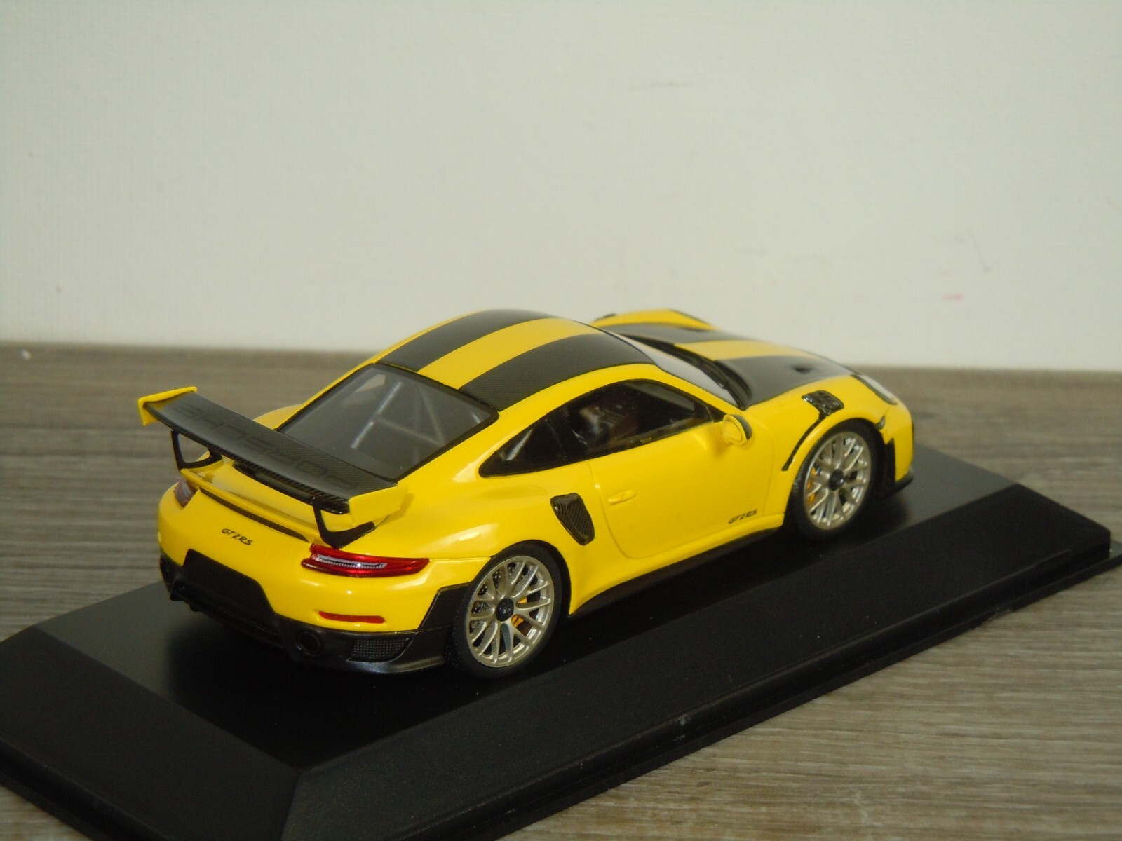 Picture 4 of 6
