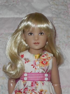 Kemper DANIELLE Doll Wig SZ 6/7 PALE BLONDE Long Wavy Hair & Full Bangs (NS) NWT