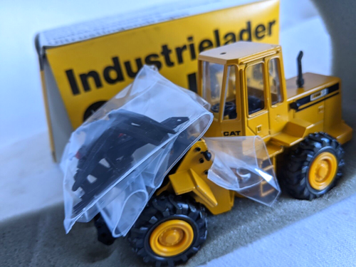 VTG 1995 1:50 CONRAD 2888 CATERPILLAR CAT IT 28 DIECAST REPLICA CONSTRUCTION - Picture 4 of 7