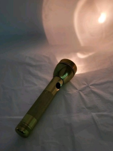 Vintage 1987-1990 Gold Anodized Mag-Lite 2C Flashlight with Serial Number