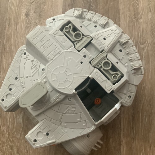 2011 Hasbro Star Wars Millennium Falcon 12" Hasbro Europe Vtg Spaceship - Picture 6 of 6