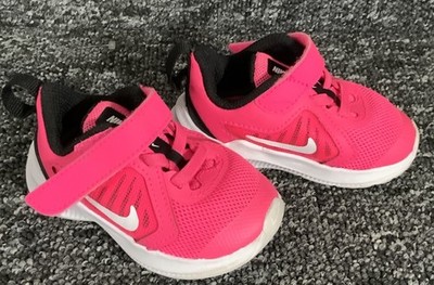Nike Air Max 270 Kleinkind Mädchen Turnschuhe - hellrosa/weiß - UK 2,5 (Baby)