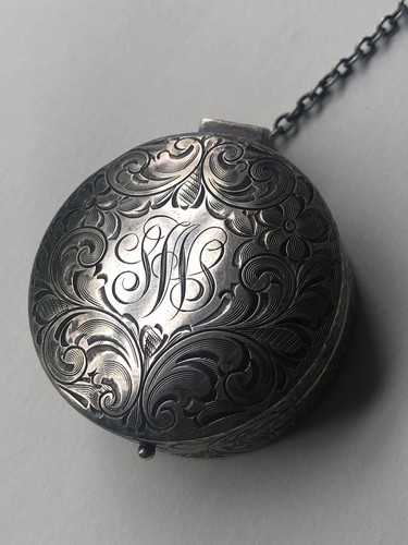Antique Foliate Engraved Sterling Chatelaine Mirrored Pill Box, Init. SWS c.1880 - Picture 2 of 24