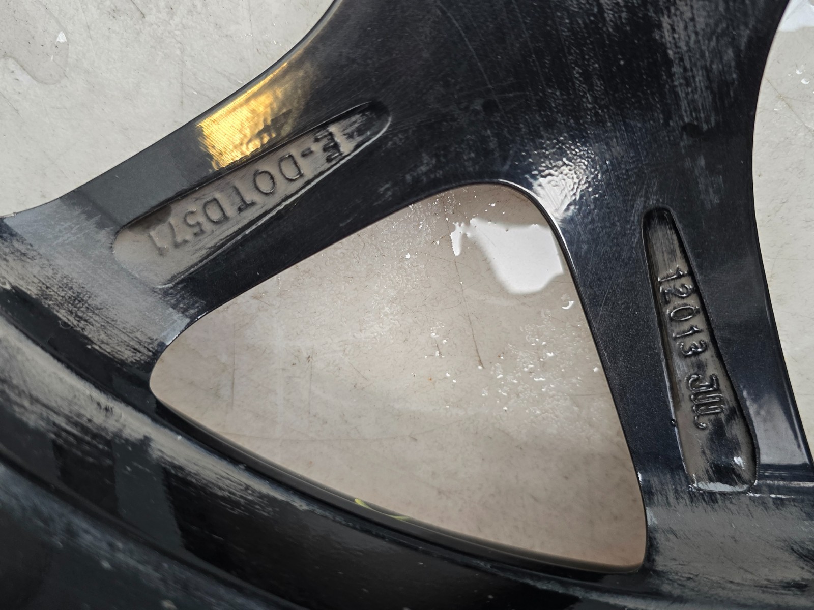 2017-2023 ALFA ROMEO GIULIA TI 19x8 Alloy 19'' WHEEL RIM BLACK Y SPOKE W/CENTER