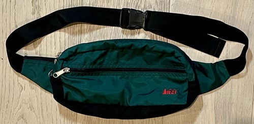 Vintage REI Outdoors Hüfttasche Bauchtasche grün 3 Reißverschlusstaschen verstellbarer Gürtel - Bild 1 von 8