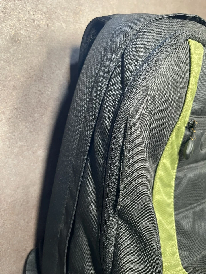 Lowepro CompuDaypack Camera Bag Laptop Backpack Rucksack Daypack bag- Small rip - Image 3 of 4