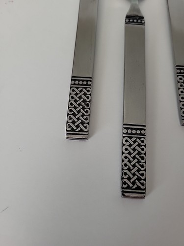 Danika Celtic Knot 4 Salad Forks Stainless Flatware MSI Japan MCM 6 1/2” - Picture 2 of 3