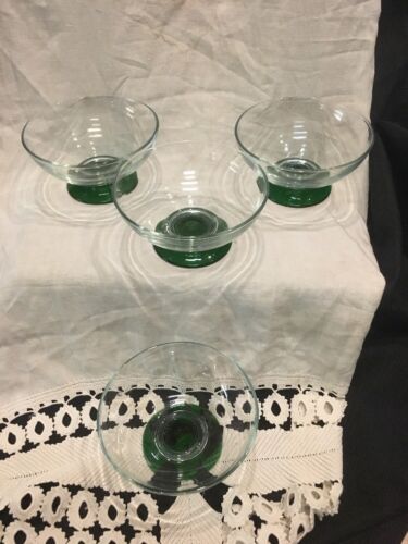 Set of 4 Vintage Clear Glass Green Base Dessert - Salad Bowls - Picture 1 of 12