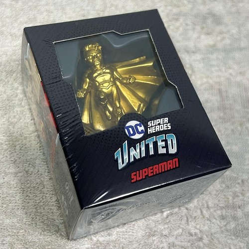 SDCC 2024 - CMON - DC Heroes United - Miniatura exclusiva de SUPERMAN dorada - Imagen 2 de 6