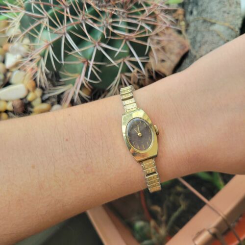 Vintage Retro Gold & Brown Classic Oval Stretch Watch - Picture 3 of 9