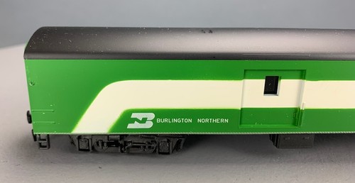 HO AHM/Rivarossi 1930 Smooth Side Baggage Car Burlington Northern #223 HO4865 - Picture 2 of 10