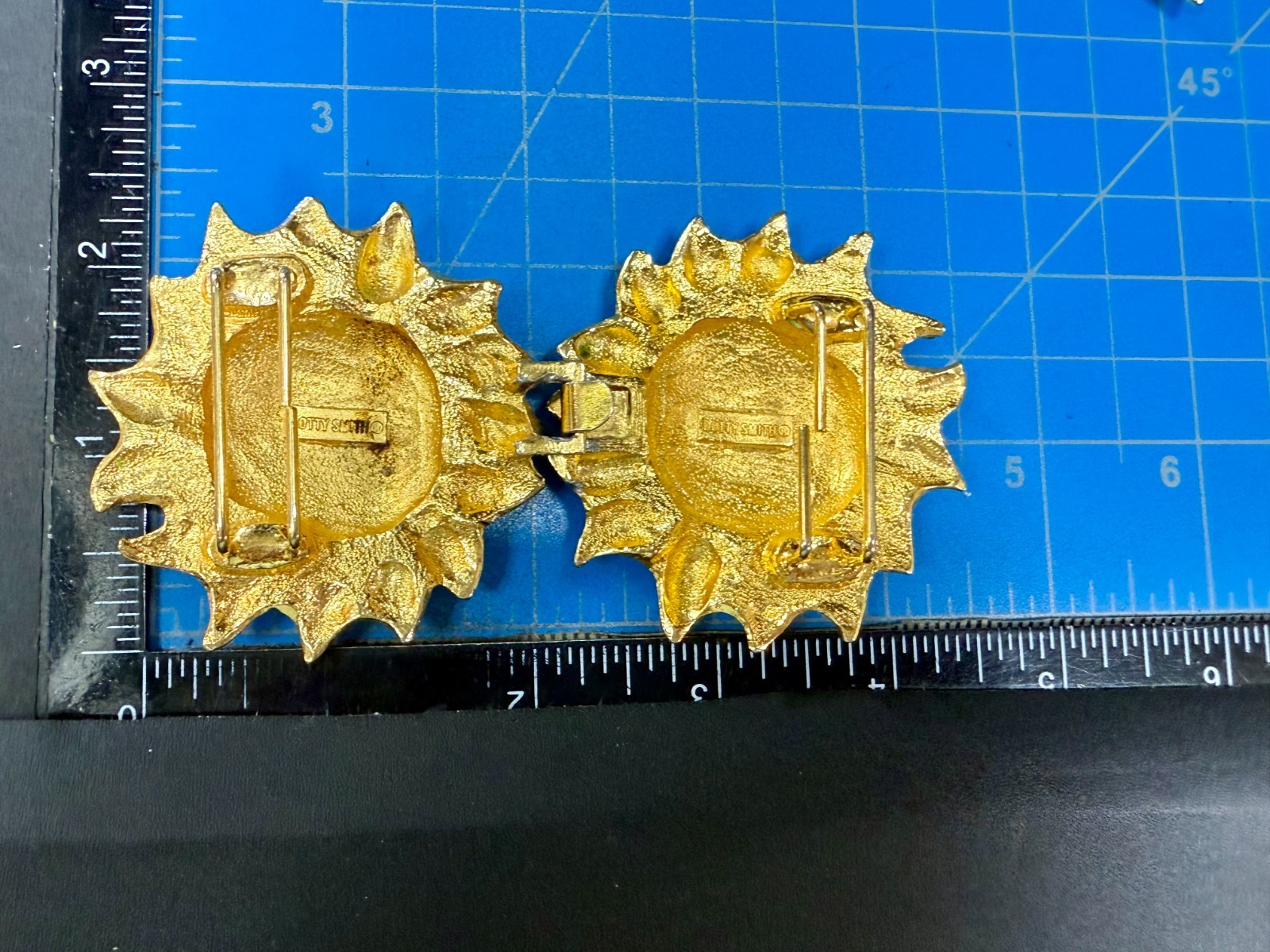 Sunflower Interlocking Two Piece Vintage Gold Ton… - image 4