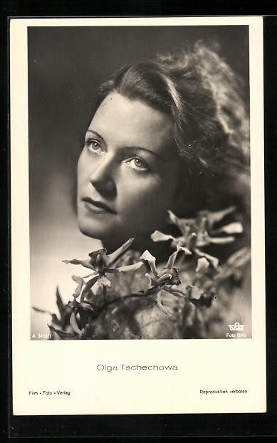Postcard of actress Olga Chekhova with flowers
