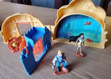 Vintage 1994 Disney Pocahontas Once Upon A Time Fort Playset 2 Figures Mattel VG