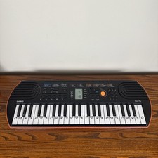 Casio SA-76 44-Key Mini Electronic Keyboard + Batteries Included + Works Great