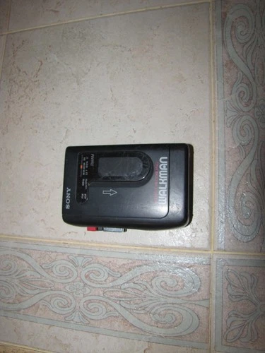 Vintage Sony Walkman WM-F2041 FM/AM Radio Cassette Player recorder