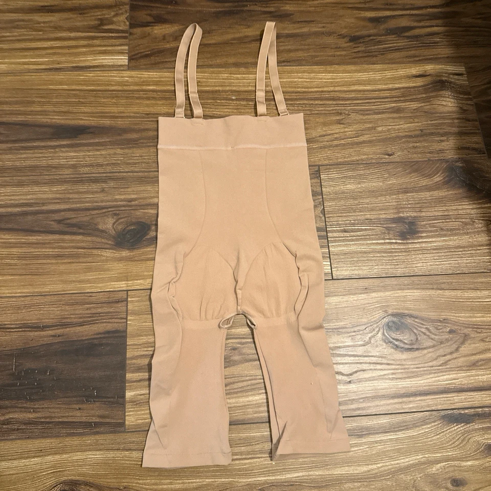 Corto modelador de cintura extra alta invisible Foto 2 de 4