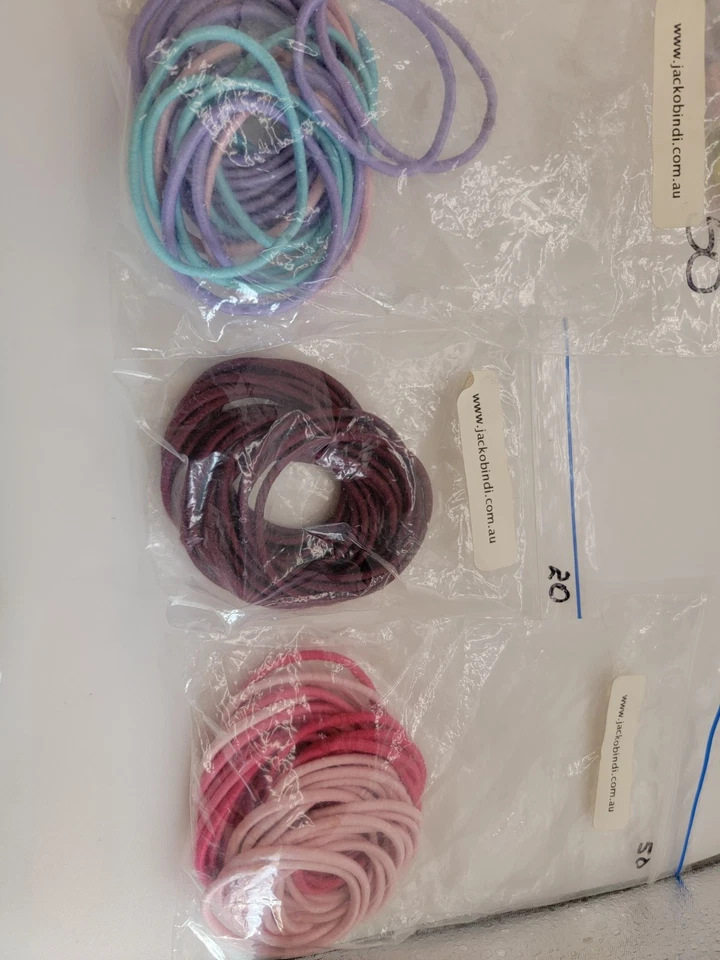 Bulk Lot Jacobindi Sml Alligator Hairclips 34mm & Elastic Hair ties& More - Image 4 of 4