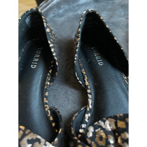 Torrid Metallic Bow Flat - Leopard - NWOT - 8WW - Picture 5 of 6