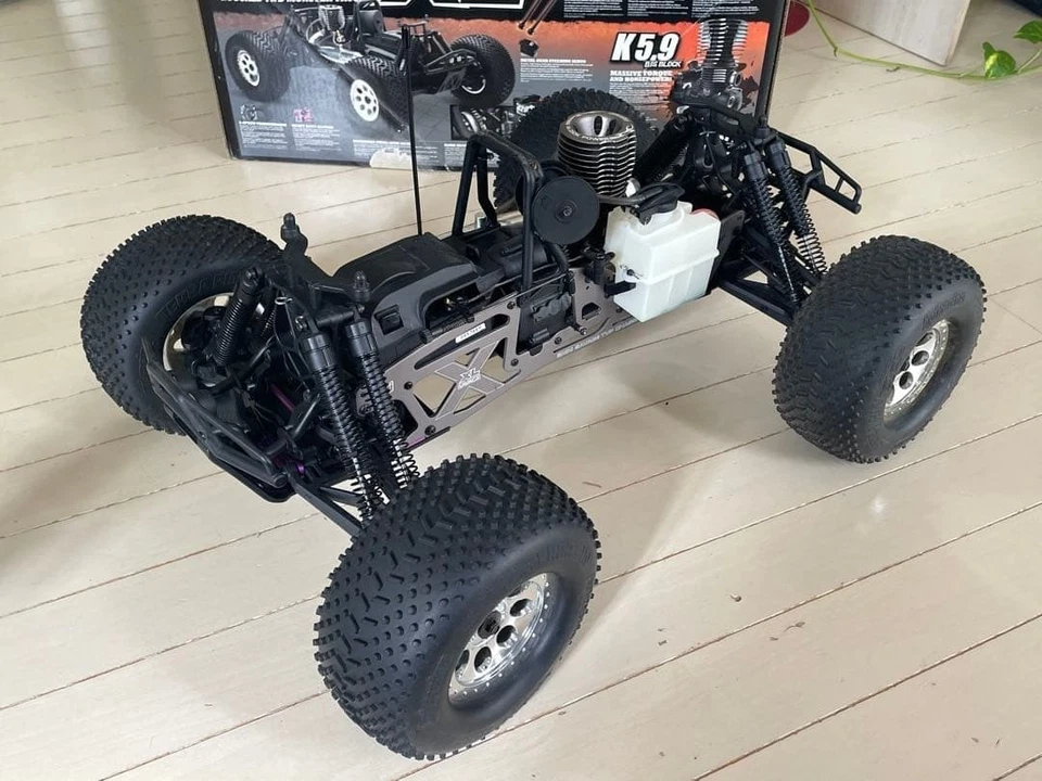 HPI Savage XL K5.9 RC Truck Used With 2.4G Radio 3 Runs MINT w/Accessories set - Image 2 of 4