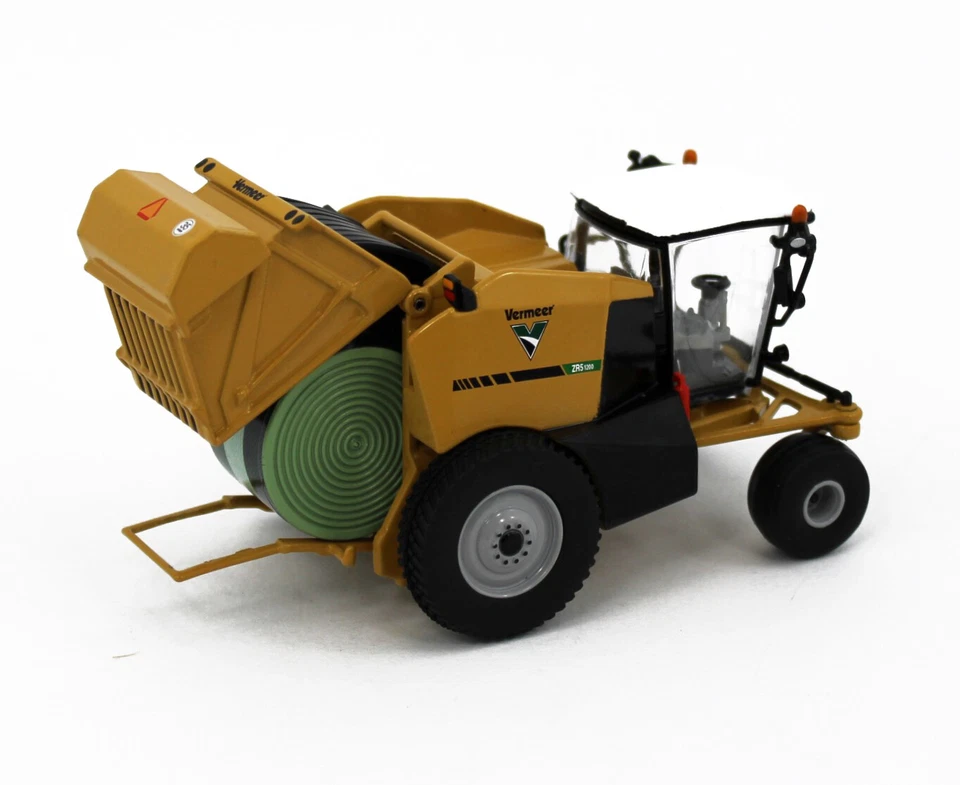 2022 SpecCast 1:64 VERMEER Model ZR5-1200 Self-Propelled Hay Baler w/Bale *NIB* - Image 4 of 4