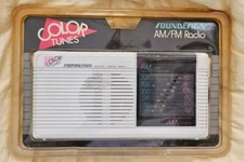 Vintage Soundesign Color Tunes White 2210 AM/FM Radio NEW -sun discoloration 