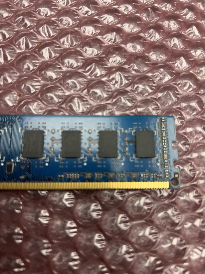 Hynix 4GB 2Rx8 PC3-8500 Desktop Memory Ram HMT125U6BFR8C-G7 - Image 2 of 4