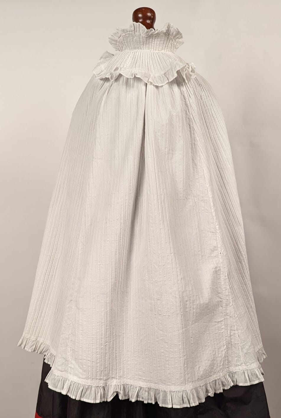 REGENCY EARY 19TH C WHITE STRIPED COTTON CHILD’S CAPE W RUFFLED COLLAR 