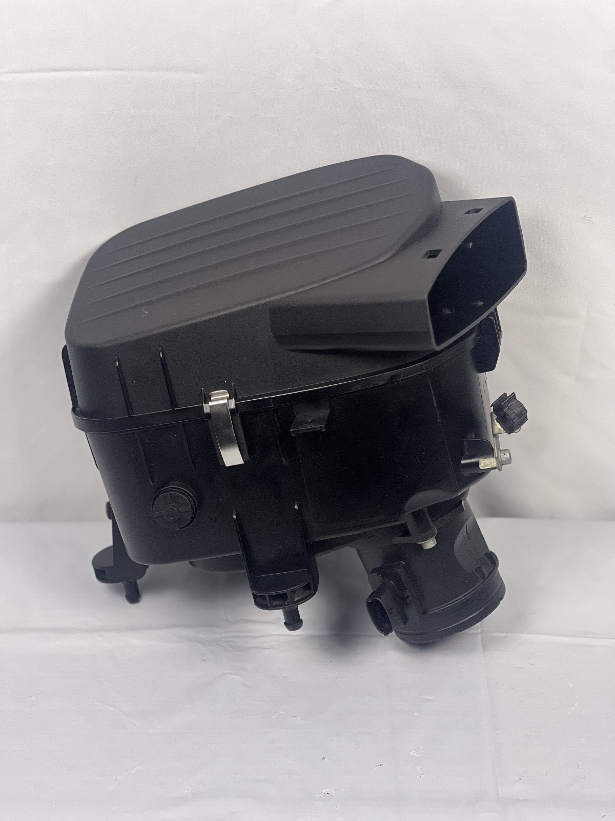 14-17 Maserati Ghibli Right S Intake Air Cleaner Filter Box HousingOEM 670001543