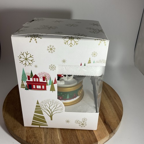 Disney Mickey And Minnie Mouse 2019 Snow Globe IOB - Picture 3 of 6