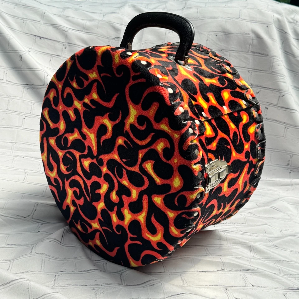 De colección Años 90 FUZZY FLAME Estampado Sombrero Caja Maleta Redonda Y2K Tachonado Imitación Piel Tema Candente Foto 2 de 4
