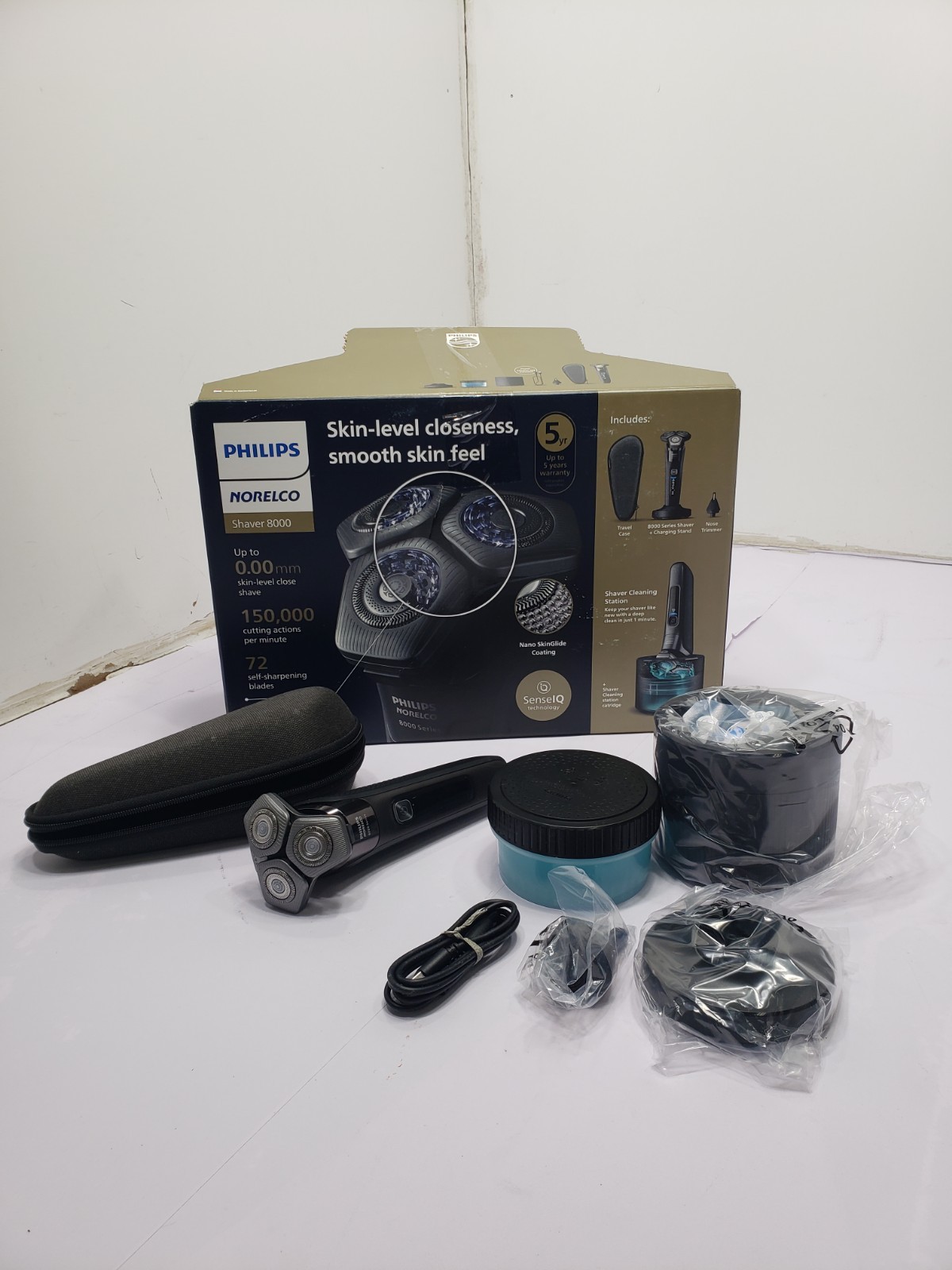 8000 Electric Shaver With Senseiq Technology (black) Nob