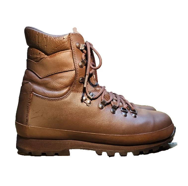 Altberg Defender lightweight Hiking Fishing, Walking, any activity Boots UK 9 M