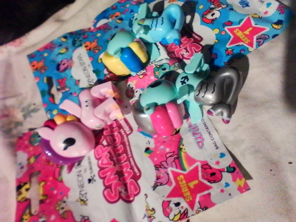 Tokidoki Snap N Switch Juguete Unicorno y Mermicorno Figuras Construible Bolsa Ciega Foto 2 de 4