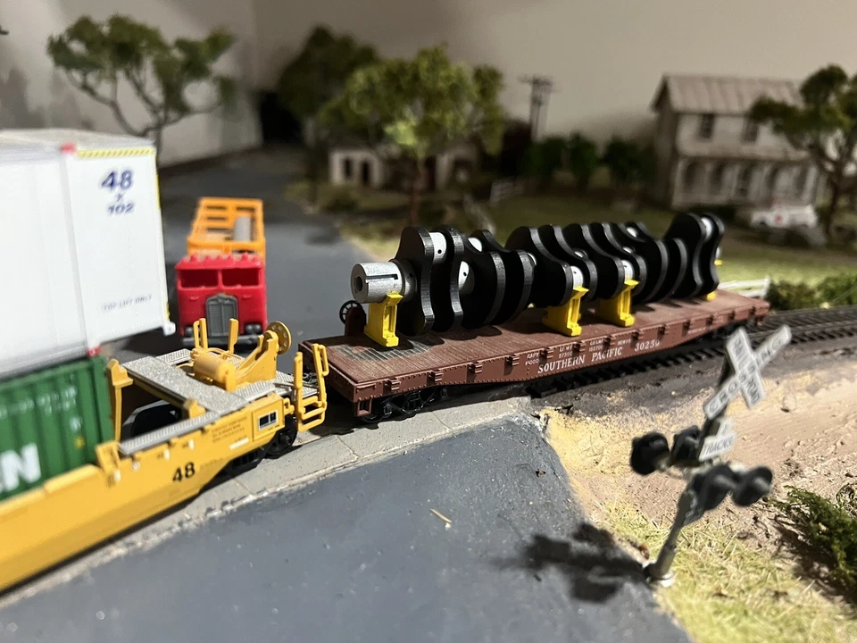 Ho Scale Flat Car Load Container Ship Main Crank Shaft - Image 2 of 4