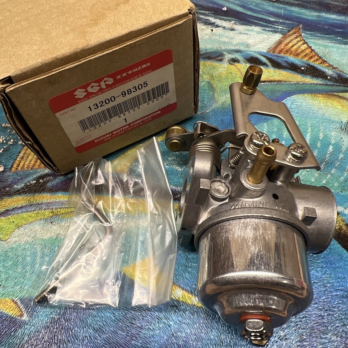 13200-98305-000 Suzuki Carburetor assy 1320098305000, DT3.5 New